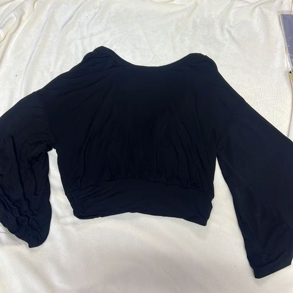 NWT Lulus Black Lightweight Loose Wide Sleeve Blouse - Picture 5 of 11